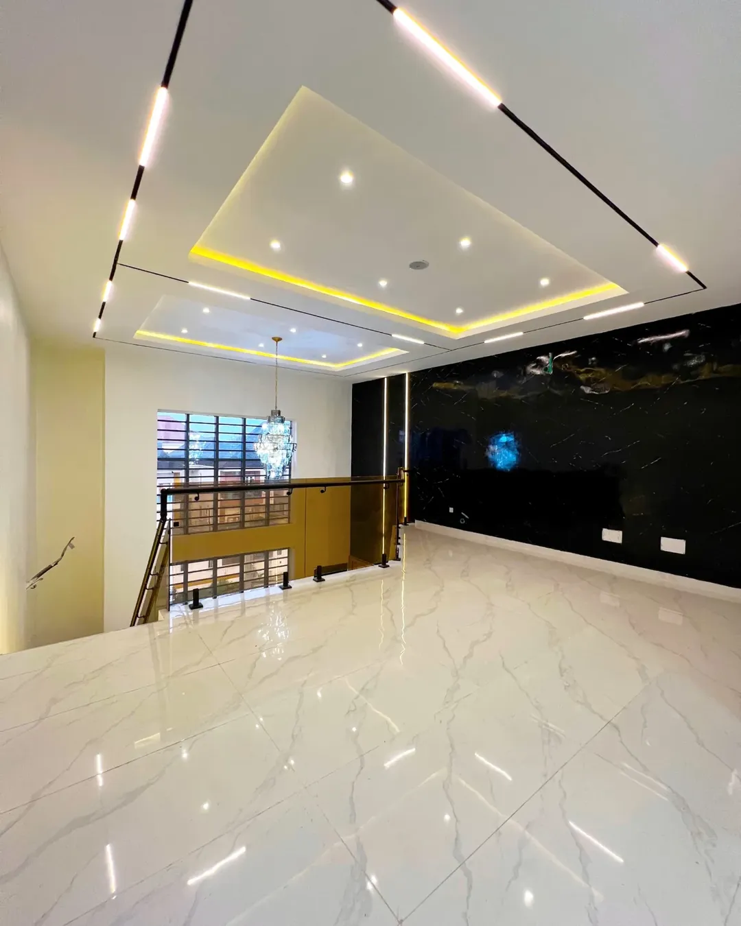 Smart 6-Bedroom Haven with Penthouse & BQ in Lekki