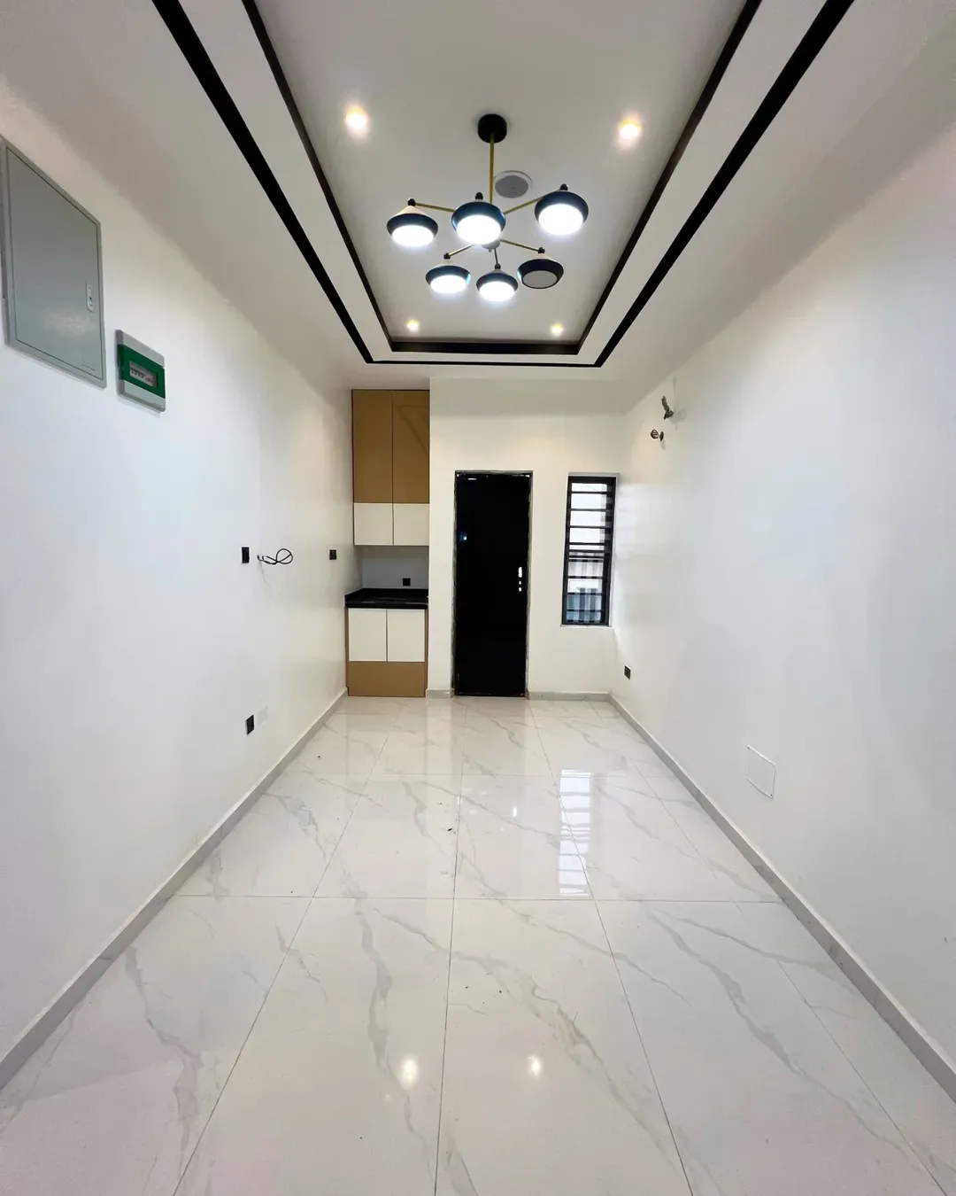 Smart 6-Bedroom Haven with Penthouse & BQ in Lekki