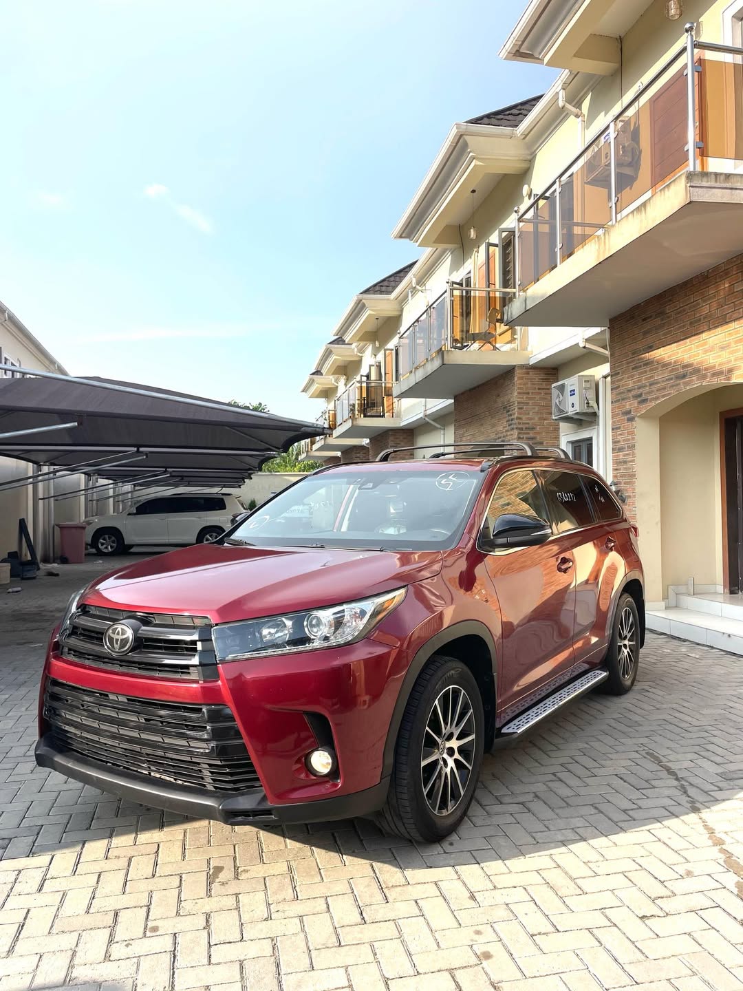 2017 Highlander SE AWD: Super Clean & Ready for Lekki