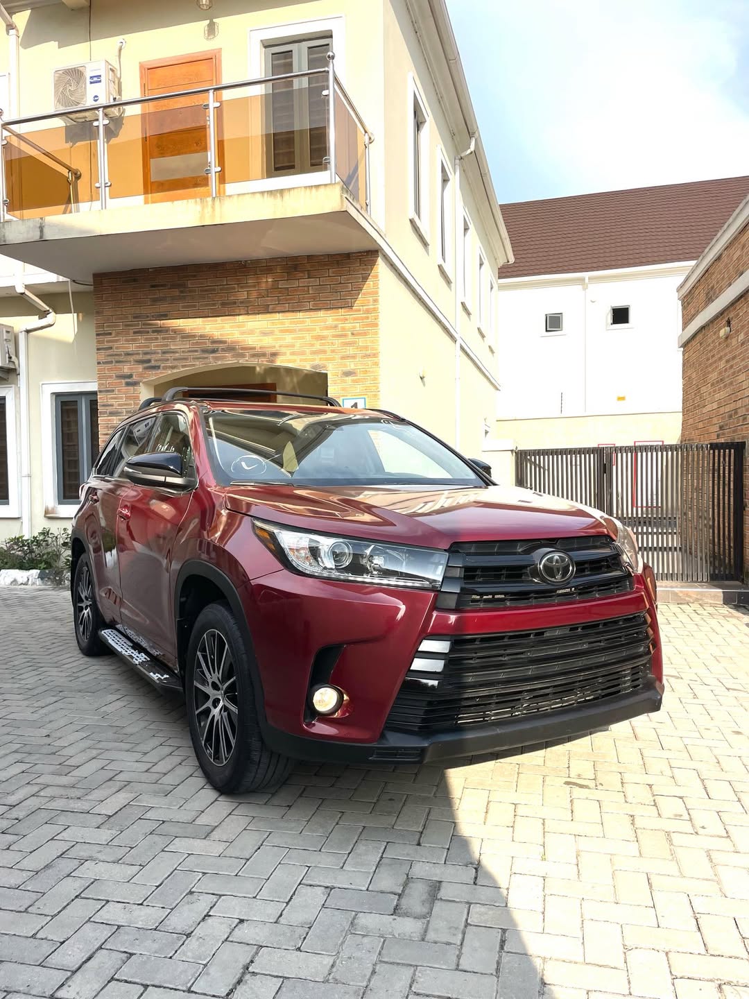 2017 Highlander SE AWD: Super Clean & Ready for Lekki