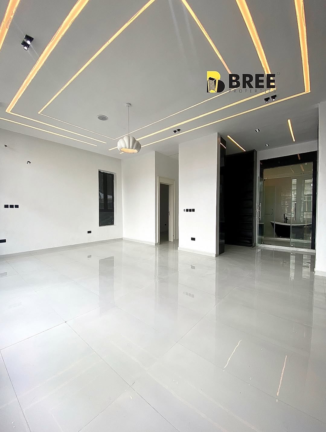 Opulent 5-Bedroom Haven with Resort-Style Pool in Ajah