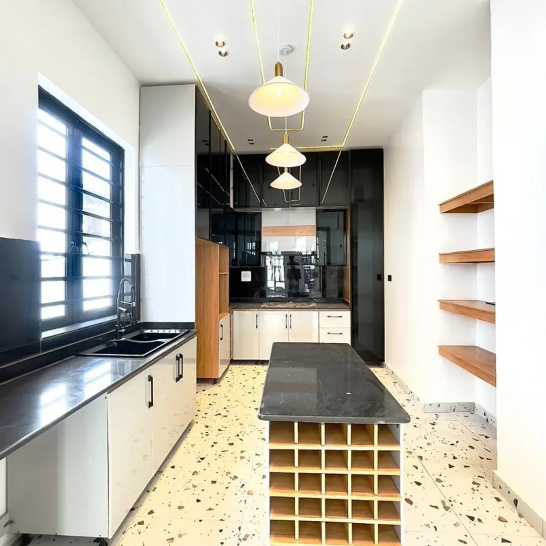 Stunning 4-Bed Detached Home with BQ in Prime Lekki