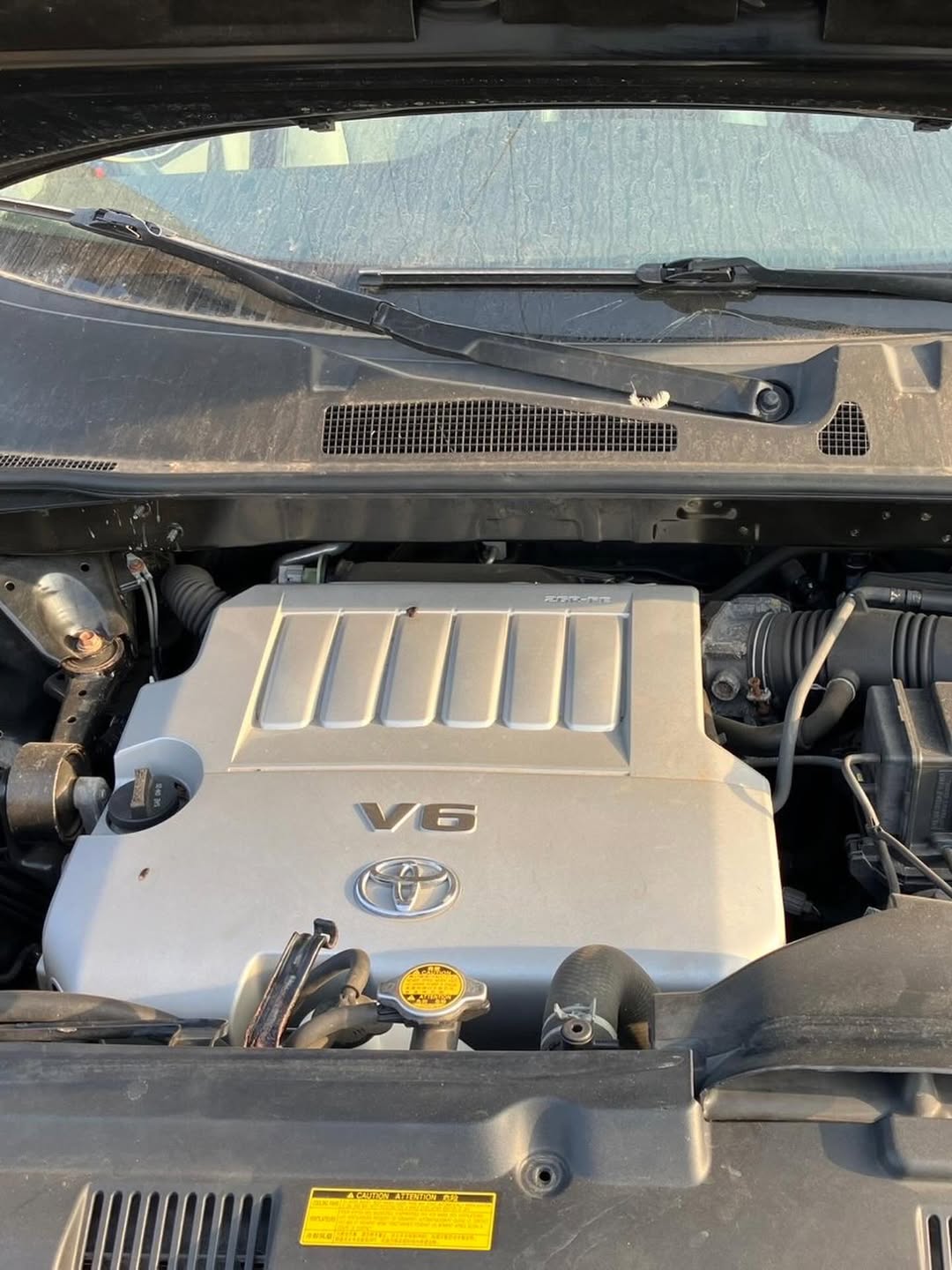 2014 Toyota Highlander: Spacious 4WD Family Fortress