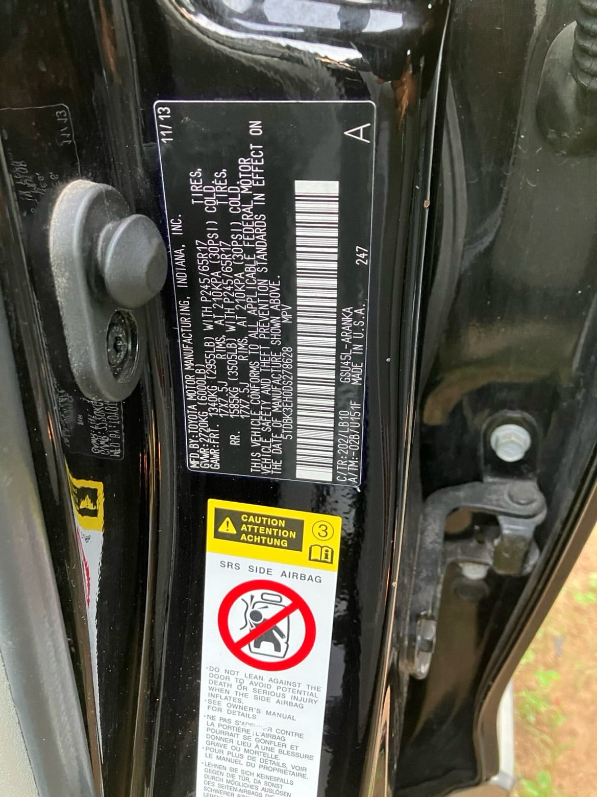 2014 Toyota Highlander: Spacious 4WD Family Fortress