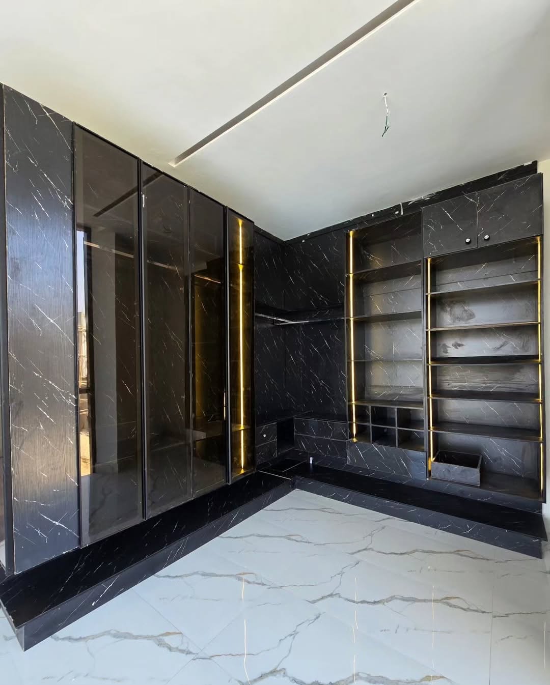 Final 5-Bed Haven with Pool & BQ in Chevron