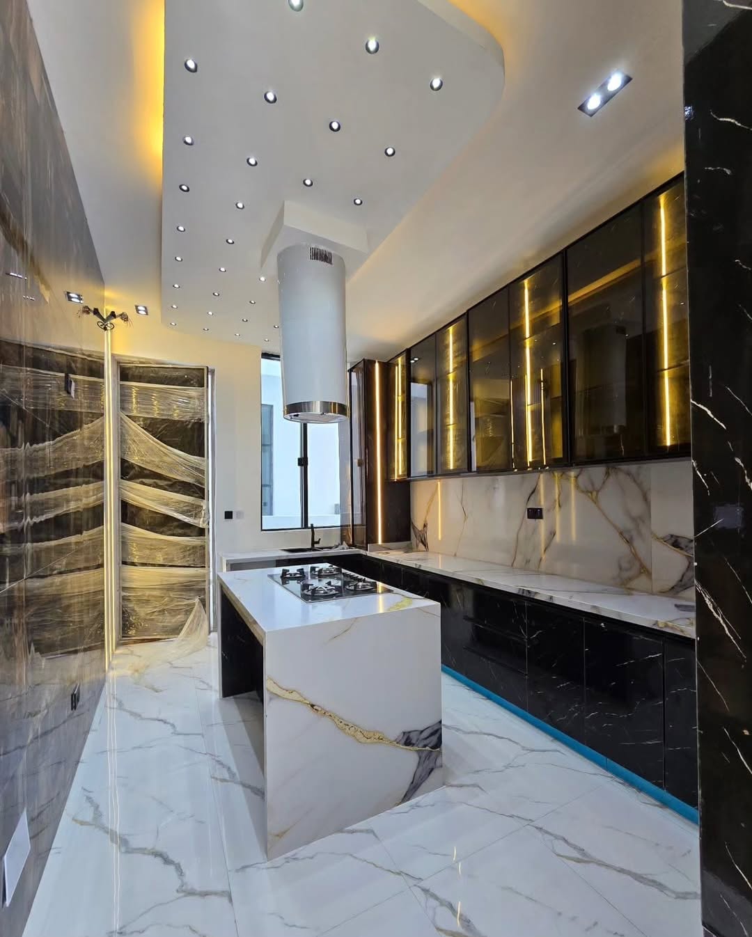 Final 5-Bed Haven with Pool & BQ in Chevron