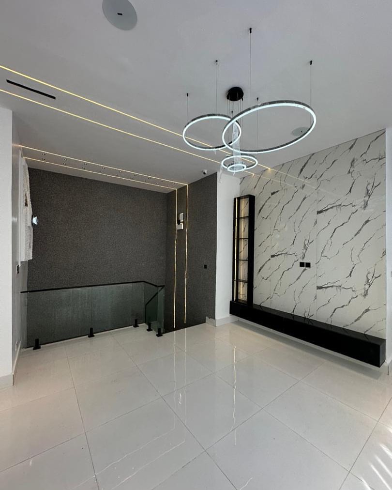 Stunning 5-Bedroom Duplex with Resort-Style Pool in Lekki