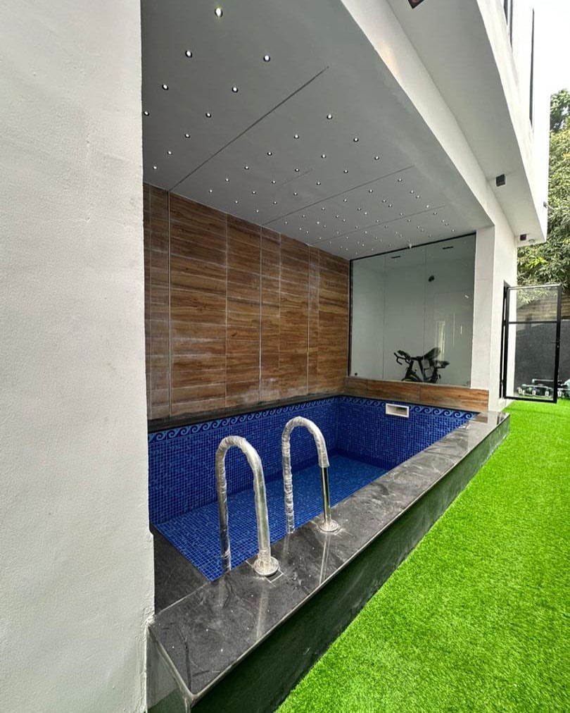 Stunning 5-Bedroom Duplex with Resort-Style Pool in Lekki
