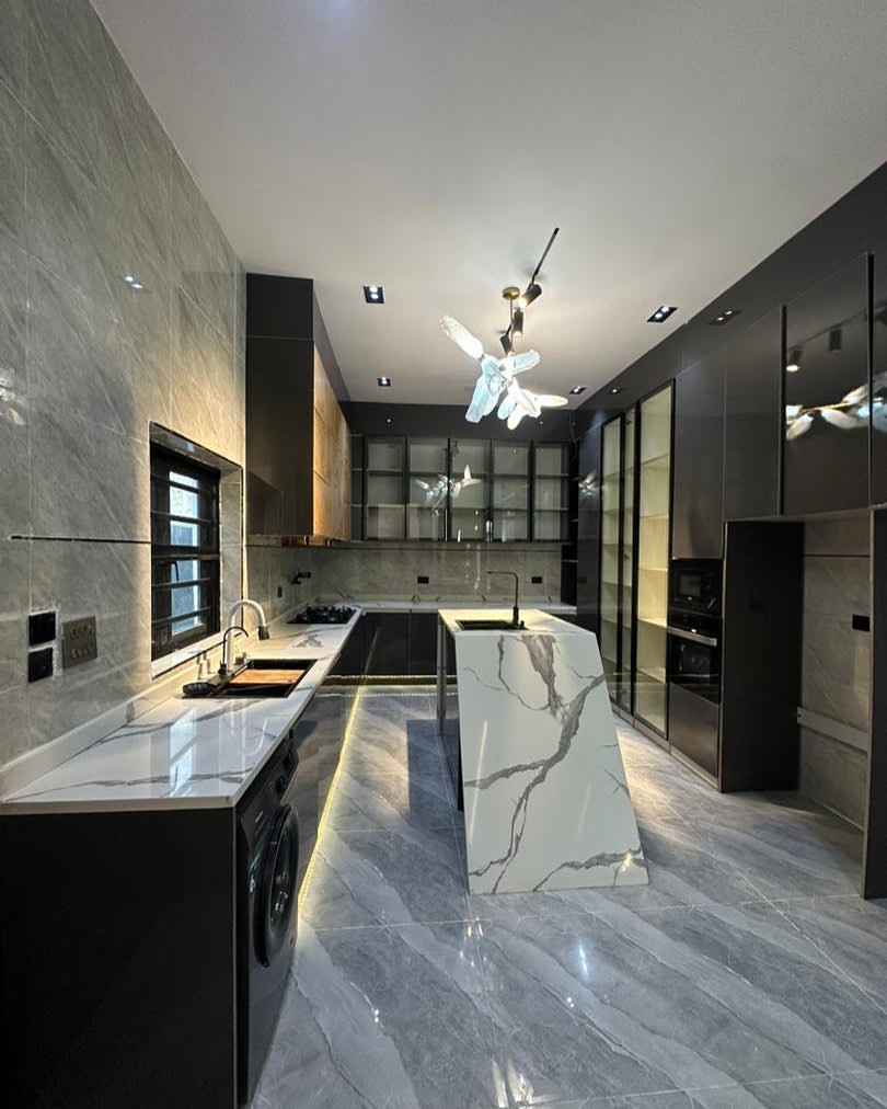 Stunning 5-Bedroom Duplex with Resort-Style Pool in Lekki