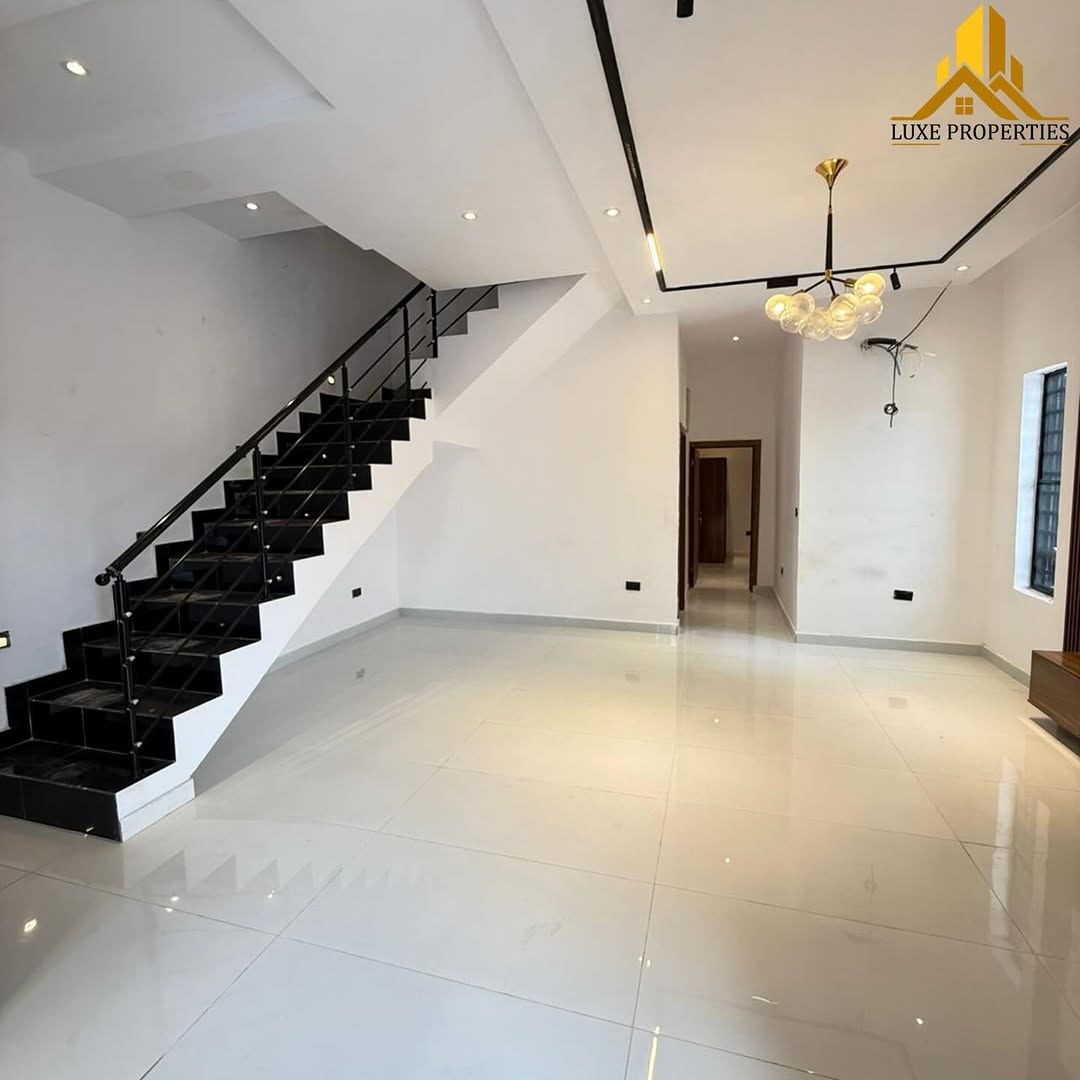 Golden Park Estate: Your Dream 4-Bedroom Family Haven