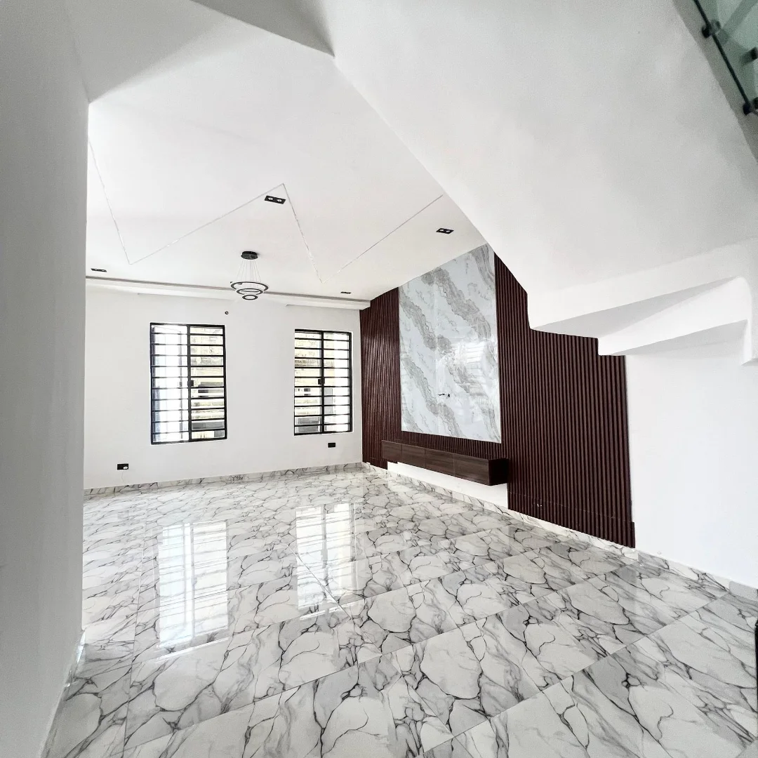 Spacious 4-Bedroom Duplex in Prime Ajah