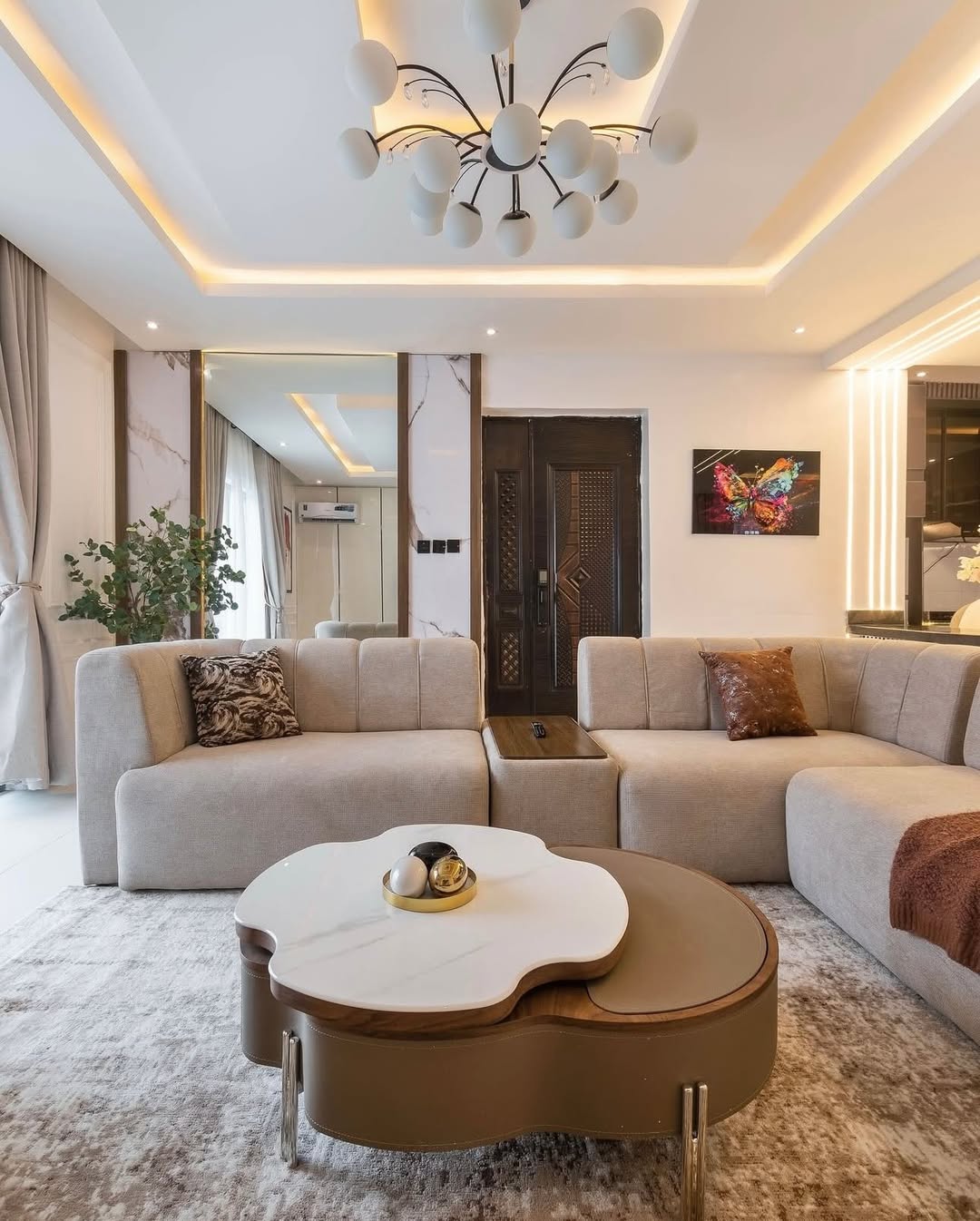 Lekki Oasis: 2BR with Pool & 24/7 Power