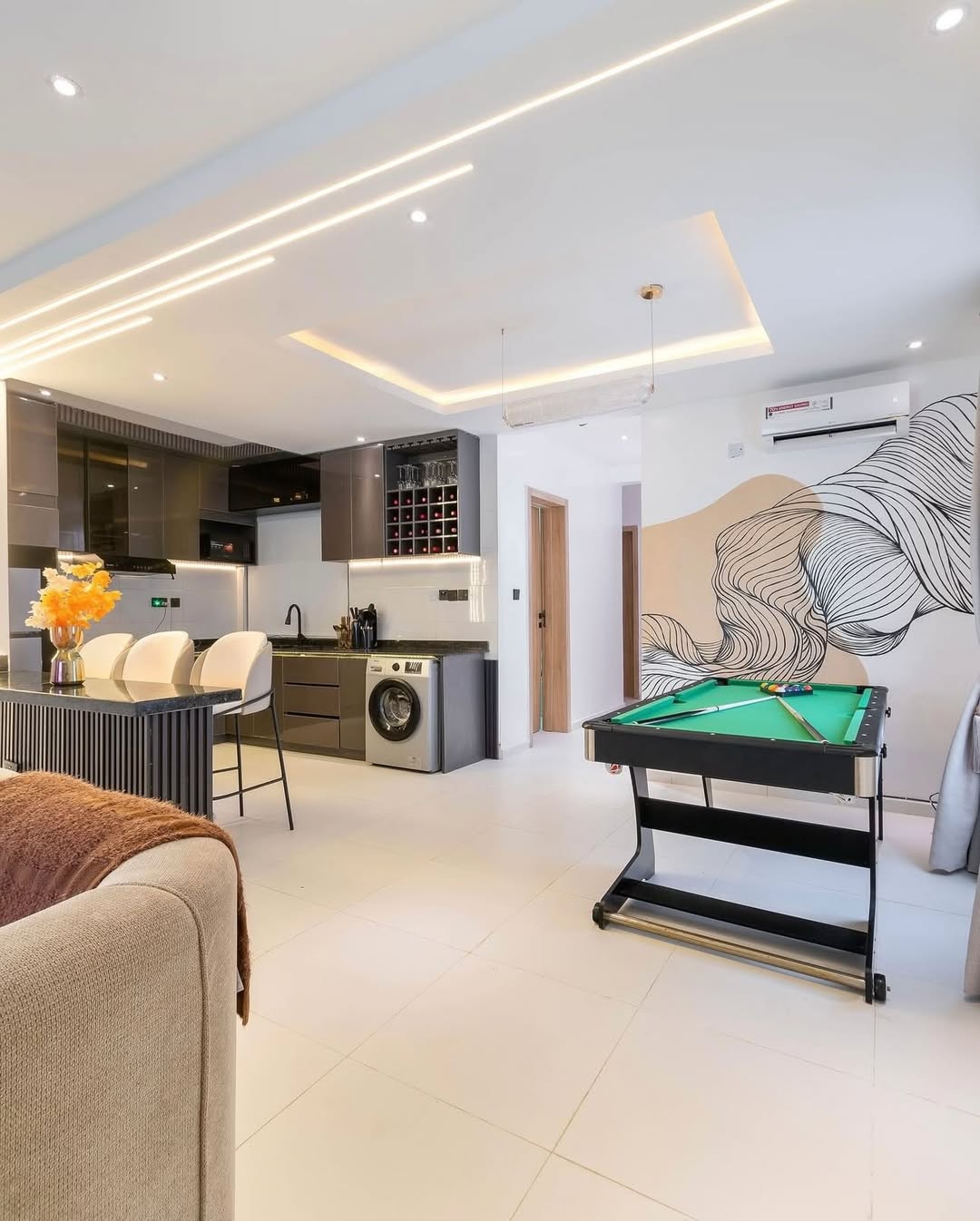 Lekki Oasis: 2BR with Pool & 24/7 Power