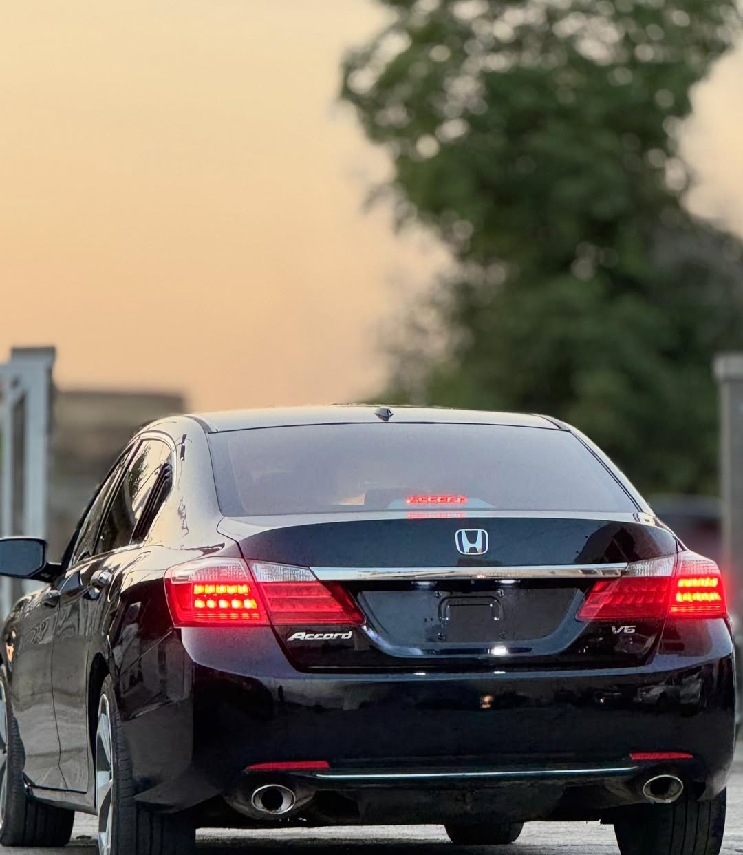 Own a Prestigious 2016 Honda Accord V6