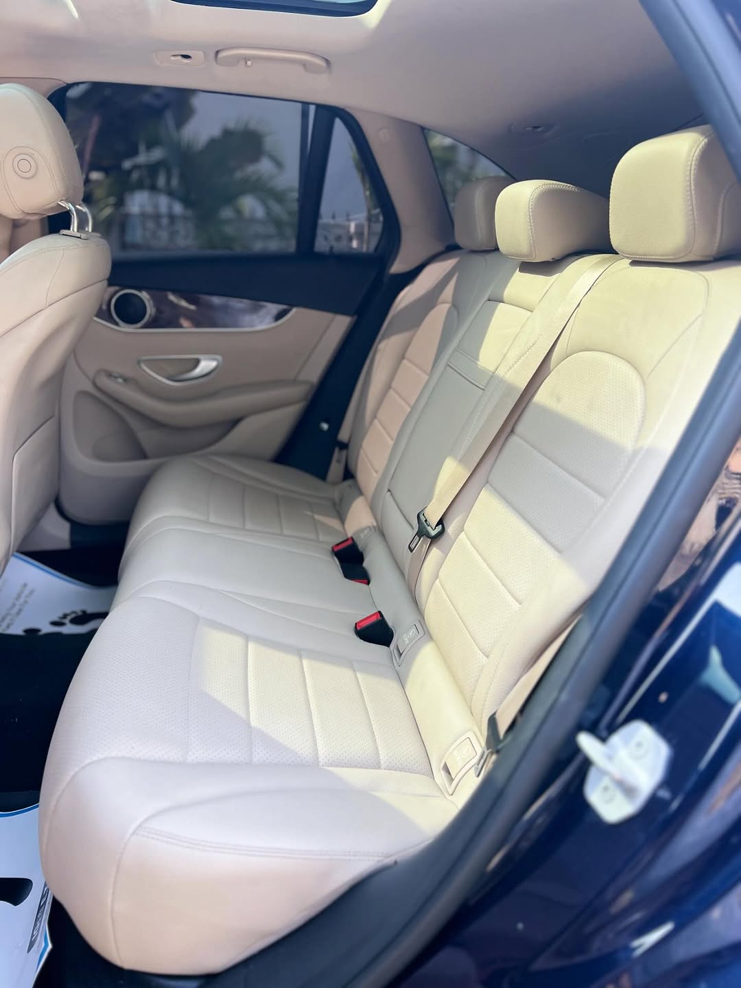 Luxury 2016 GLC300: Panoramic Roof & Driver Assist