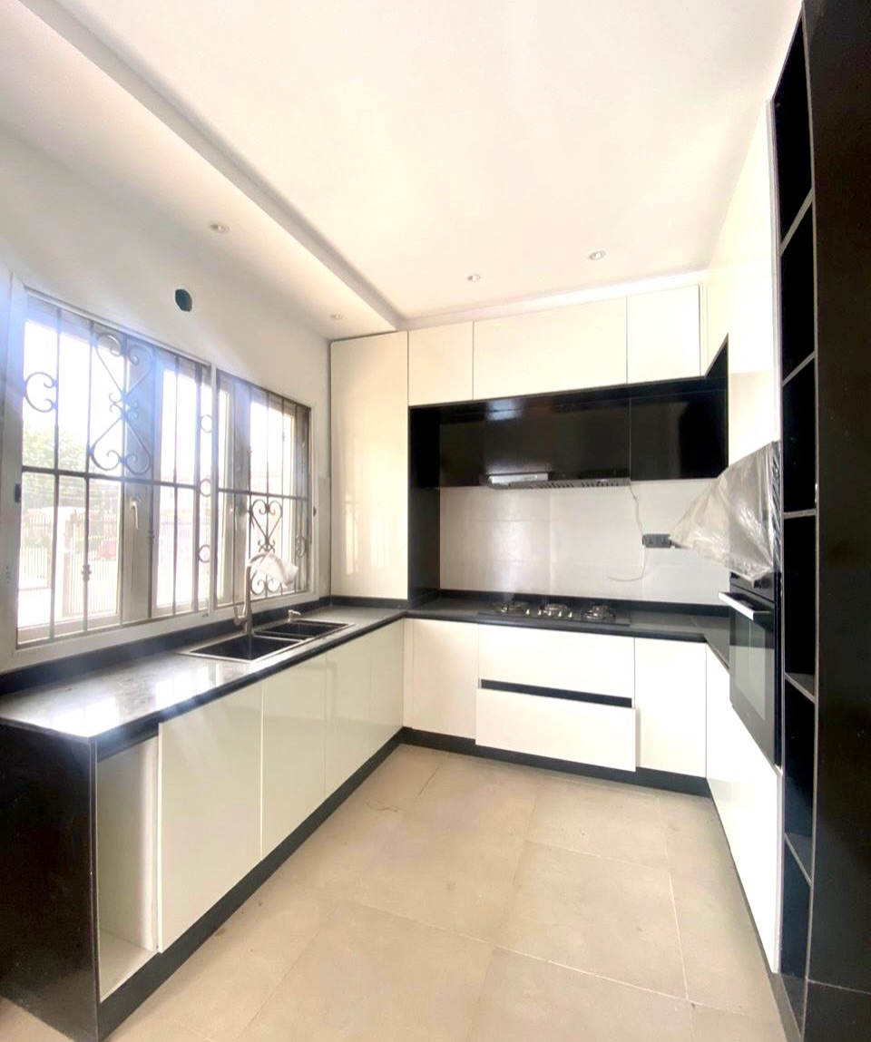 Victoria Island’s Finest: 5-Bed Smart Maisonette