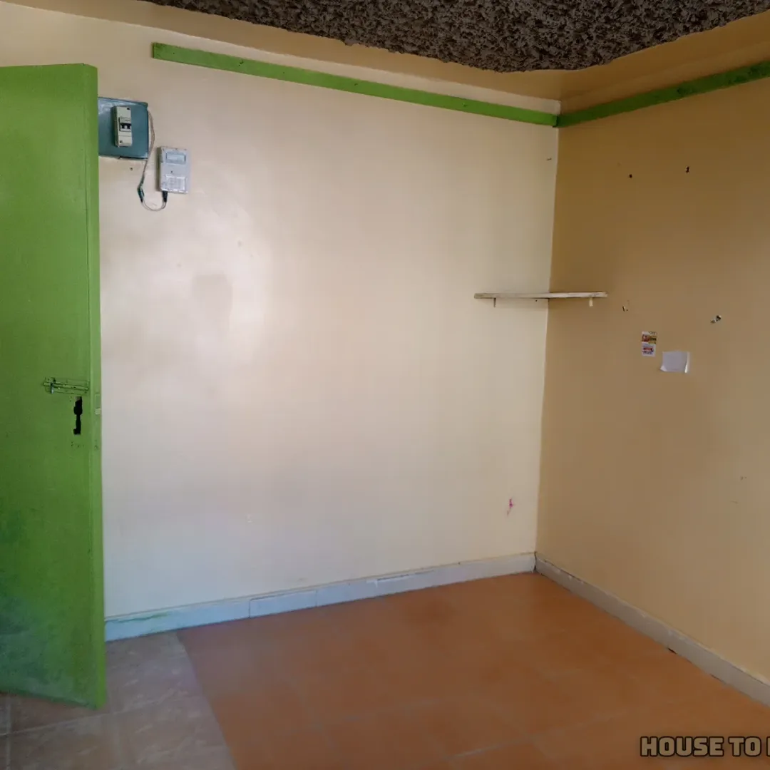 Prime Muthiga Bedsitter: Walk to Highway & Academy