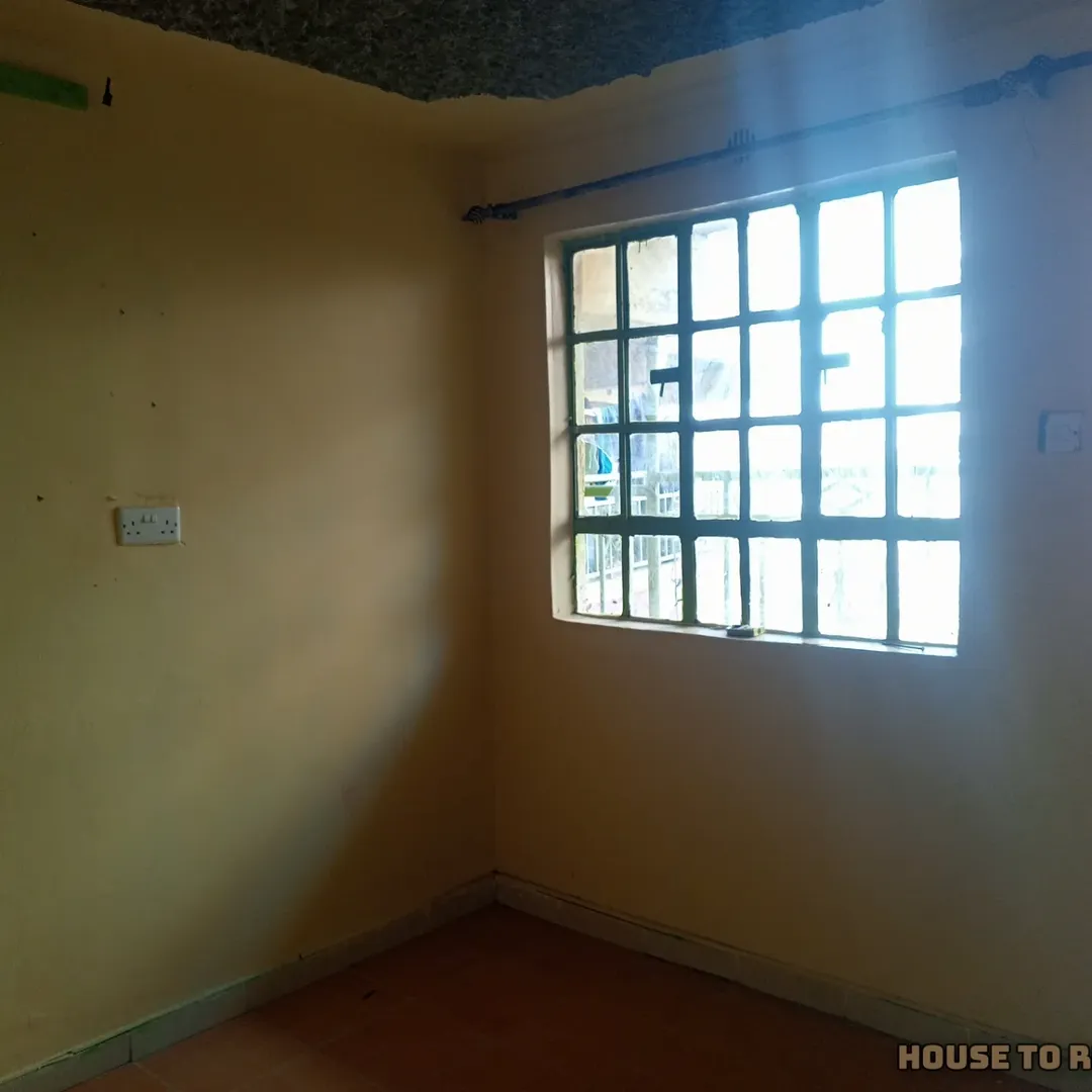 Prime Muthiga Bedsitter: Walk to Highway & Academy