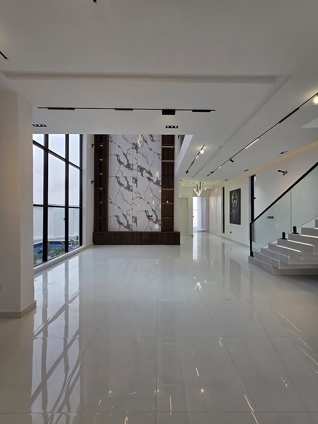 Exclusive 5-Bed Smart Dulex with Cinema & Pool in Chevron