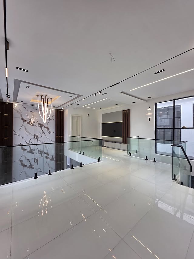 Exclusive 5-Bed Smart Dulex with Cinema & Pool in Chevron