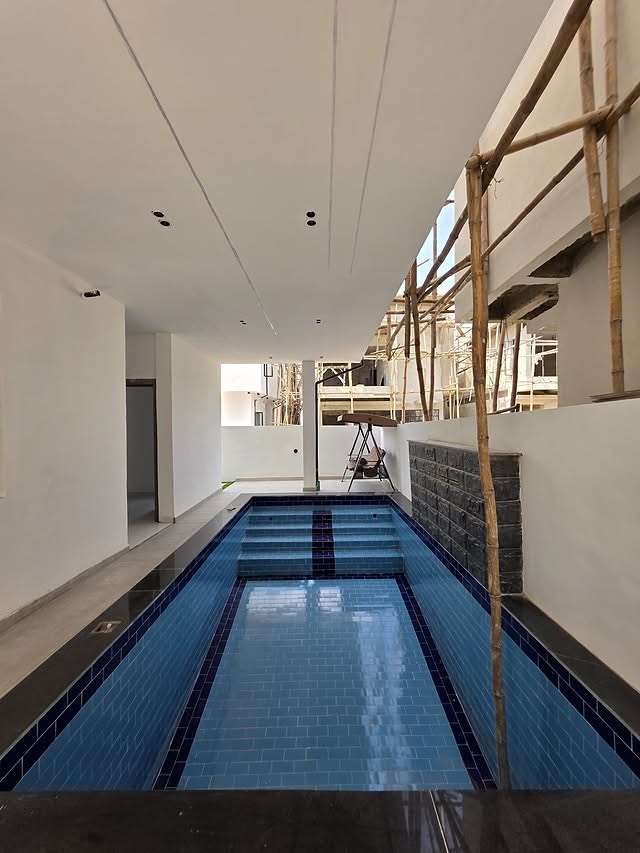 Lagos Luxury: 5-Bed Smart Duplex with Pool & Gym