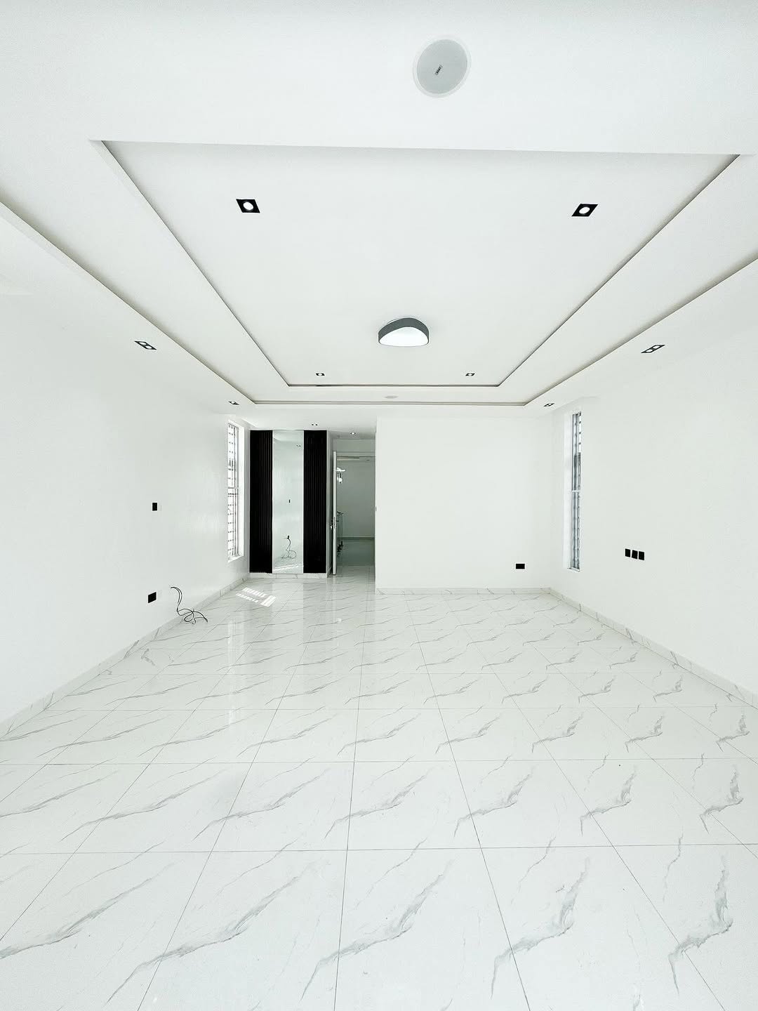 Lekki’s Ultimate 5-Bedroom Oasis with Pool & Rooftop