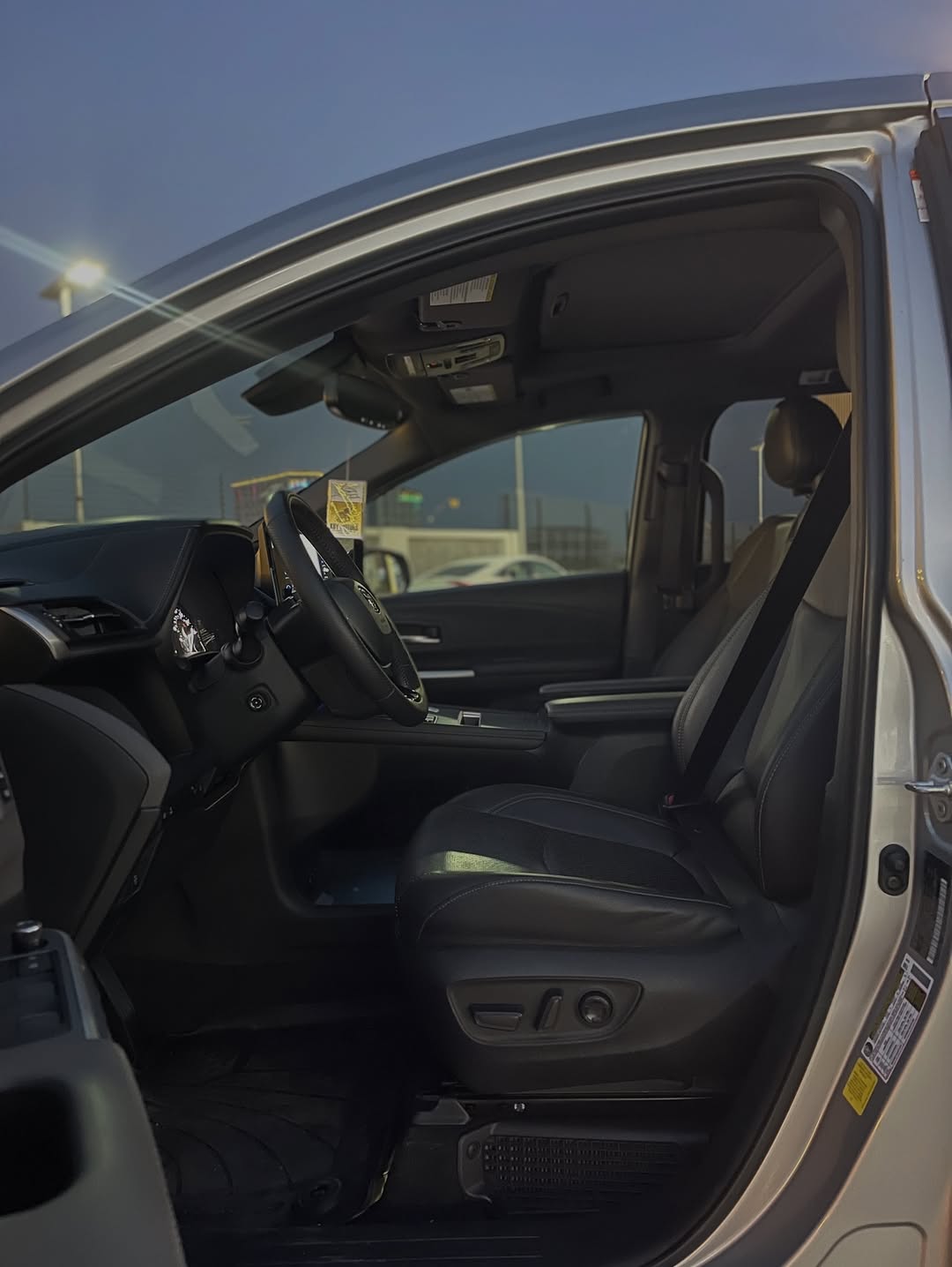 2023 Sienna XSE Hybrid: Luxury Meets 36 MPG