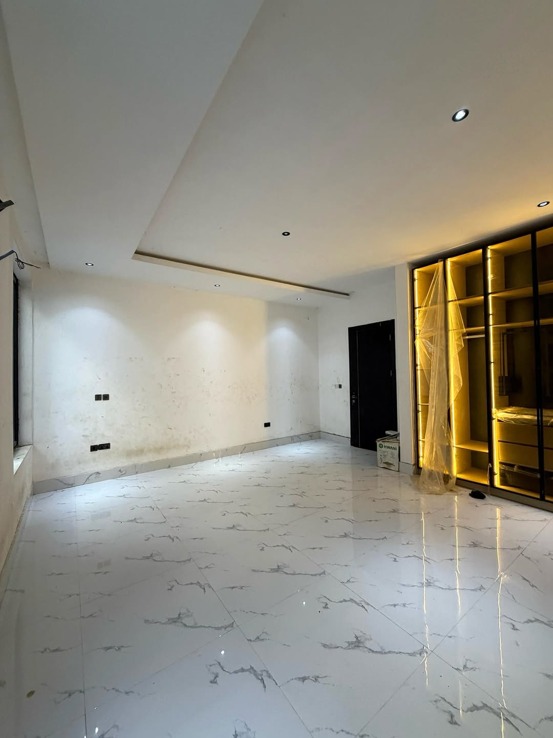 Exclusive 5BR Duplex with Rooftop Pool in Katampe