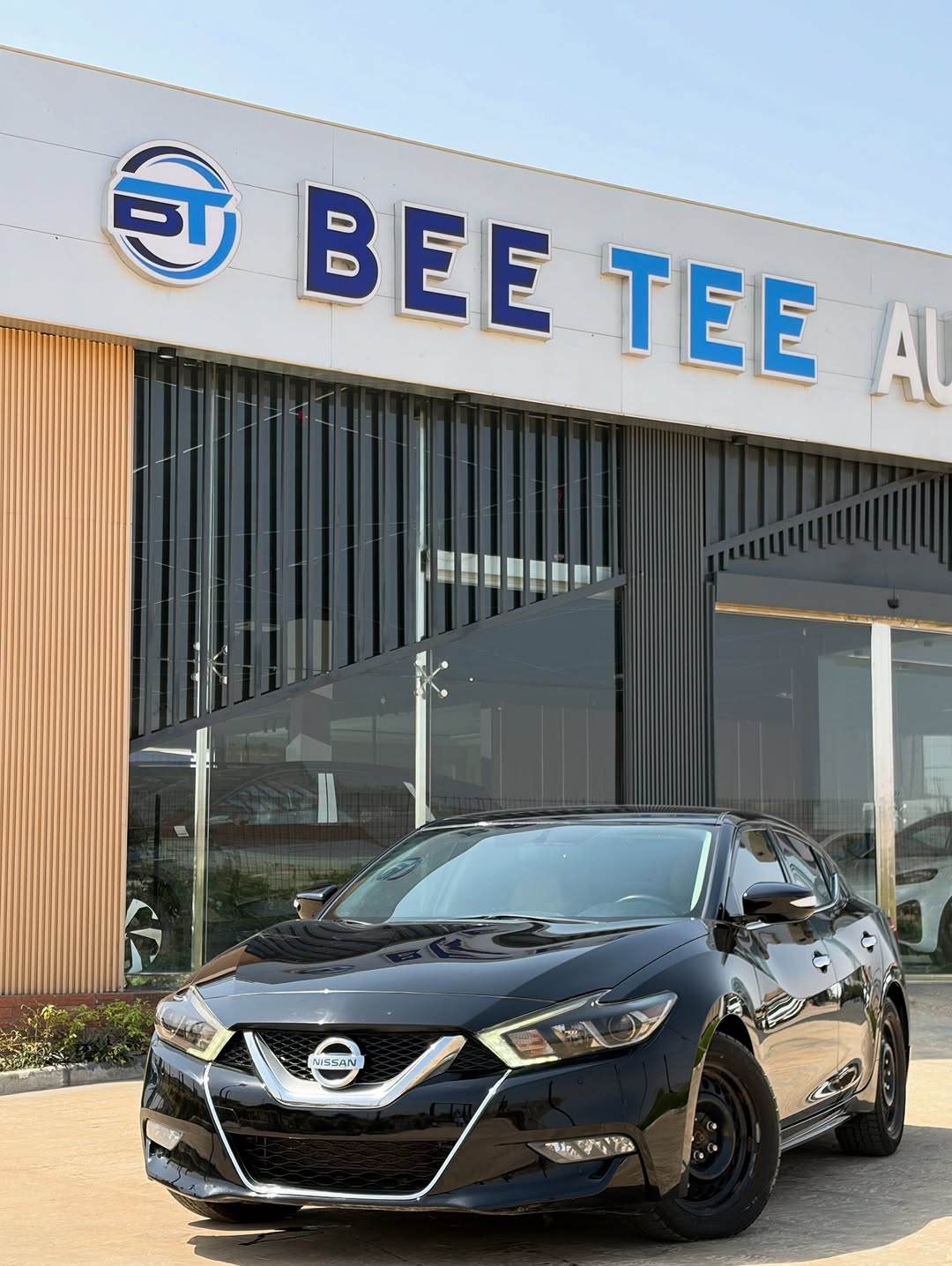 2016 NISSAN MAXIMA SR: Unleash Your Inner Driver