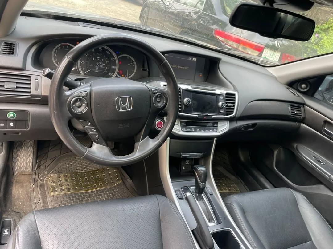 Luxury 2014 Honda Accord: Leather, Dual Screens, Accident-Free