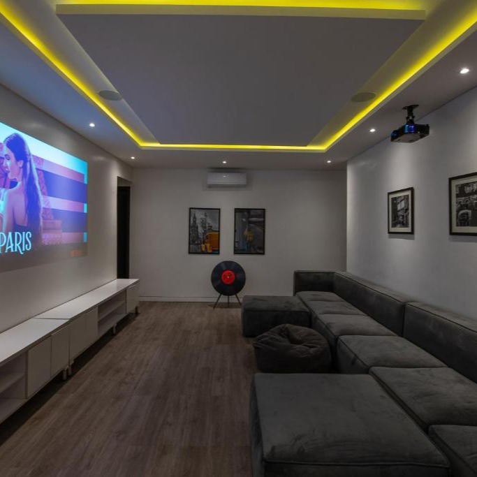 Lekki Oasis: Private Pool & Lake Views