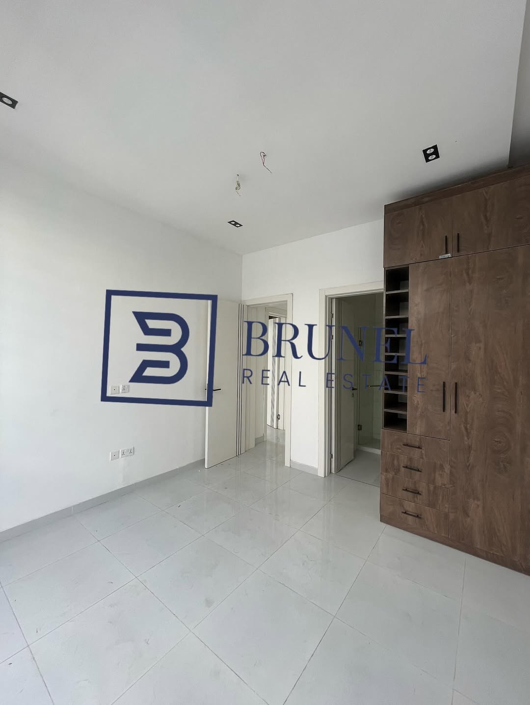 Lekki Oasis: Spacious 2BR with Pool & Gym