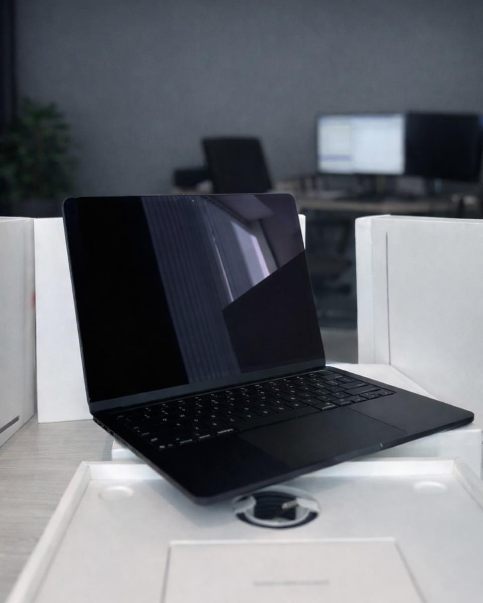 Unleash Power & Elegance: MacBook Air & Pro Await