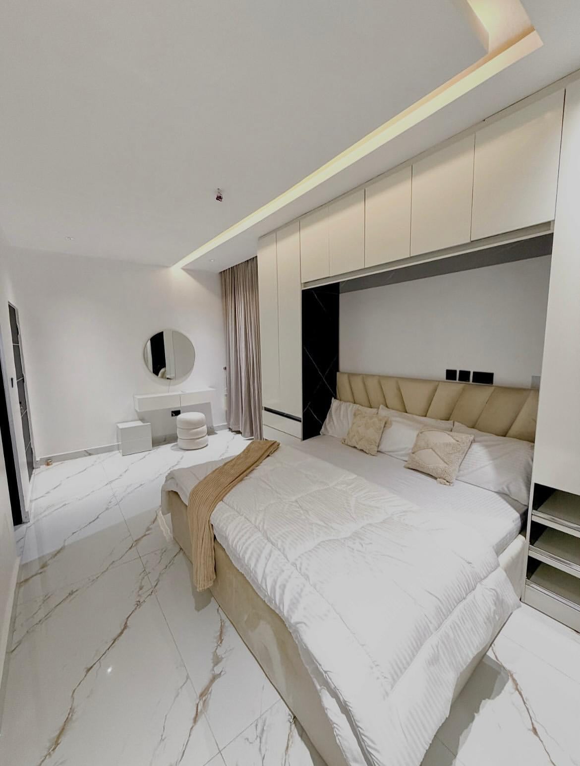 Luxury Shortlet Haven: Serene Katampe Escape