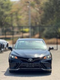 2023 Toyota Camry SE: Pristine & Duty-Paid
