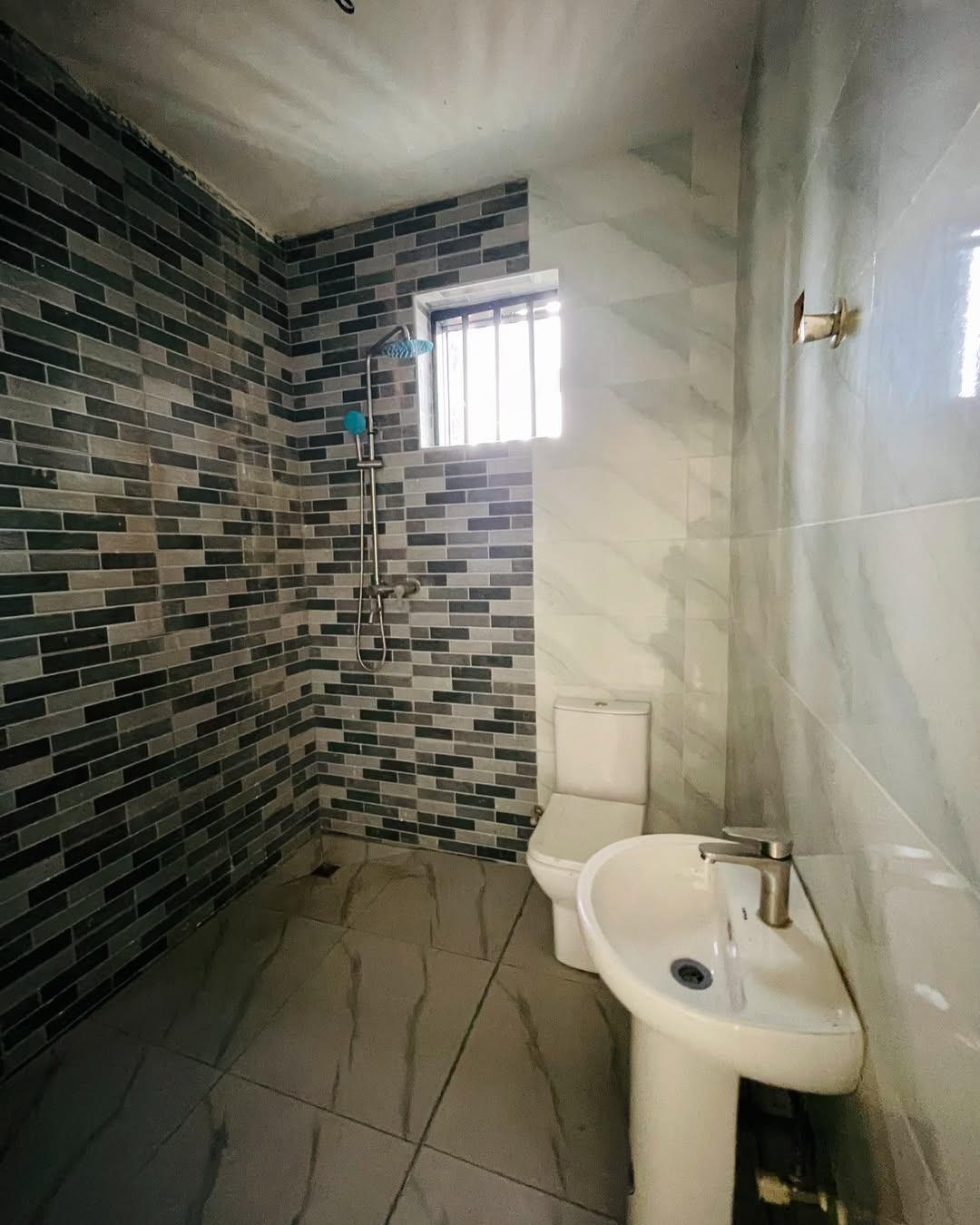 Lagos Luxury: 4-Bed Gated Estate Gem