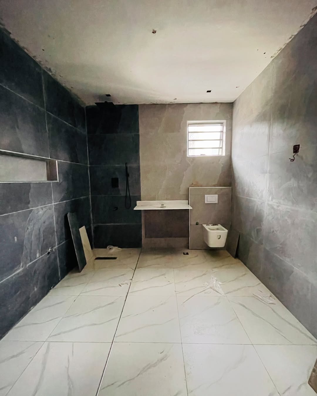 Lagos Luxury: 4-Bed Gated Estate Gem