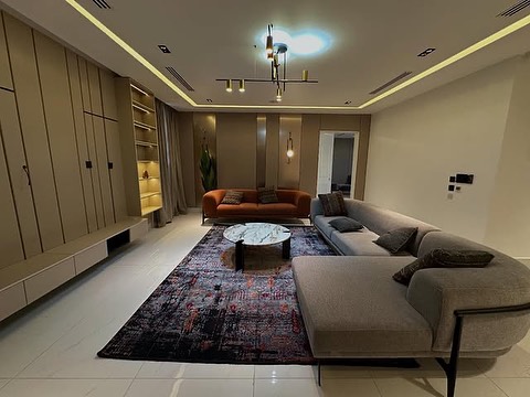 Lifecamp’s Smart 7-Bedroom Haven with Elevator