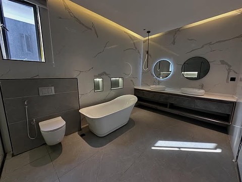 Lifecamp’s Smart 7-Bedroom Haven with Elevator