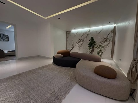 Lifecamp’s Smart 7-Bedroom Haven with Elevator