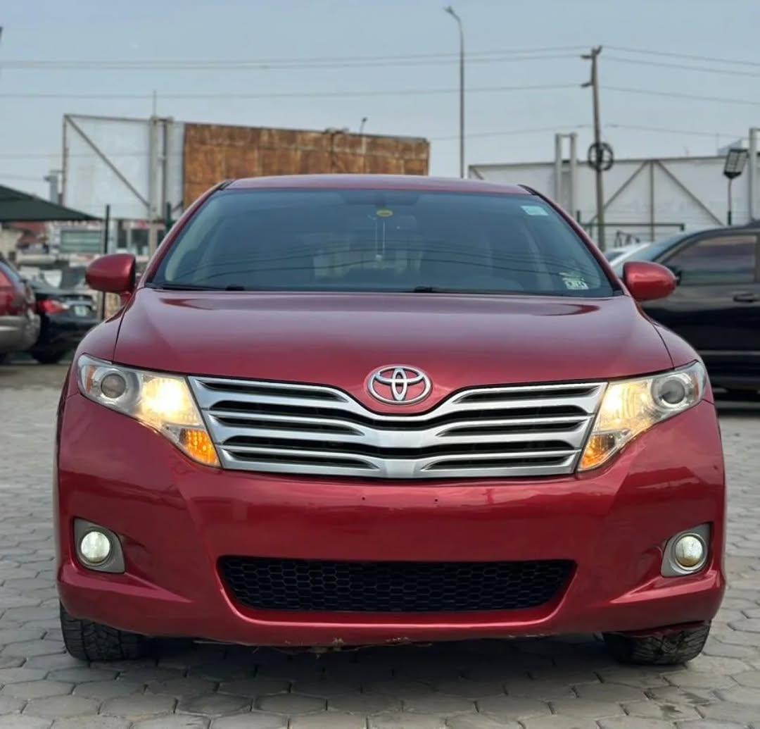 Smooth 2010 Venza: Chilled AC, Untouched Engine
