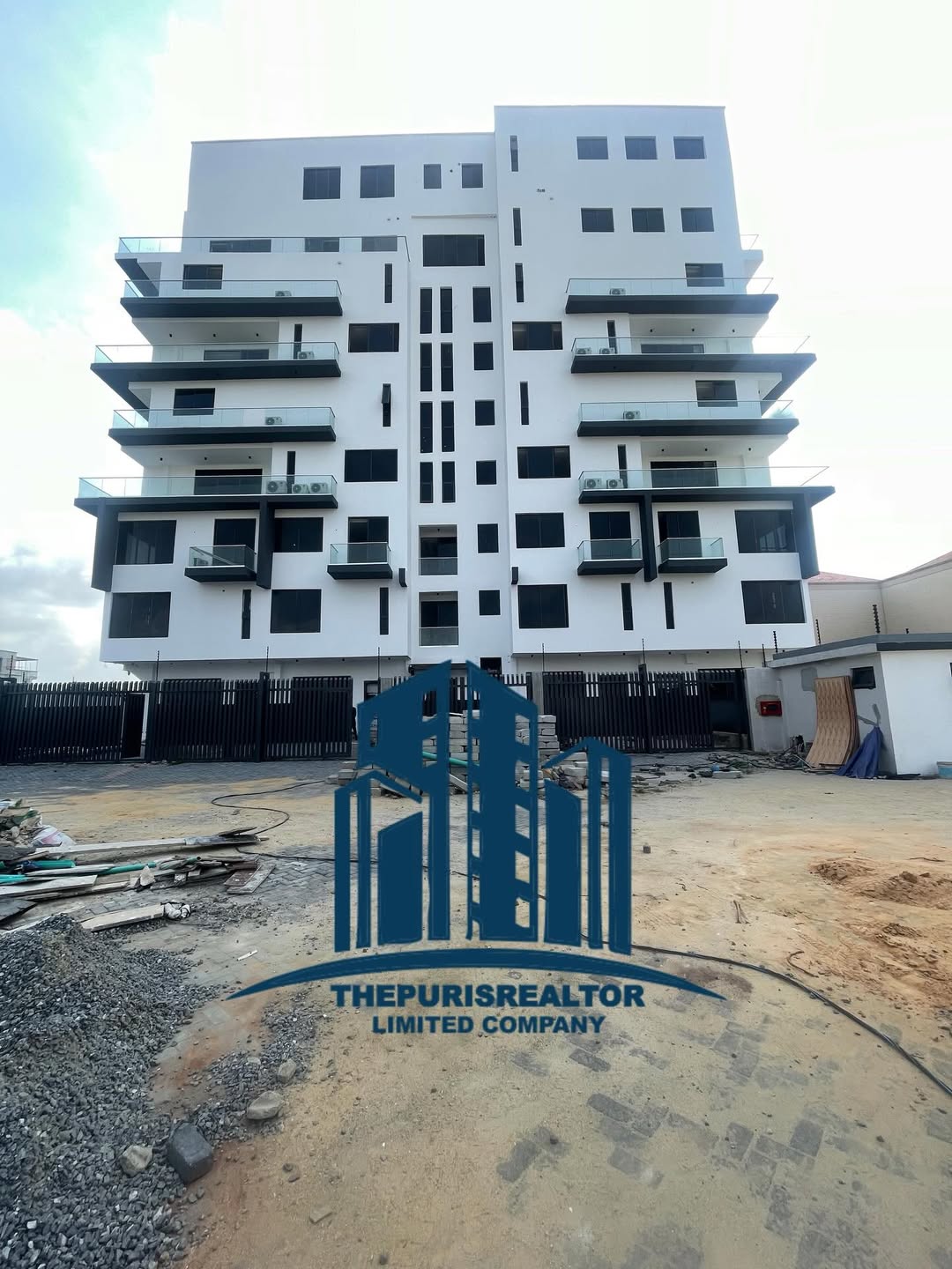 Ikoyi Oasis: 5BR Maisonette & Poolside Terrace