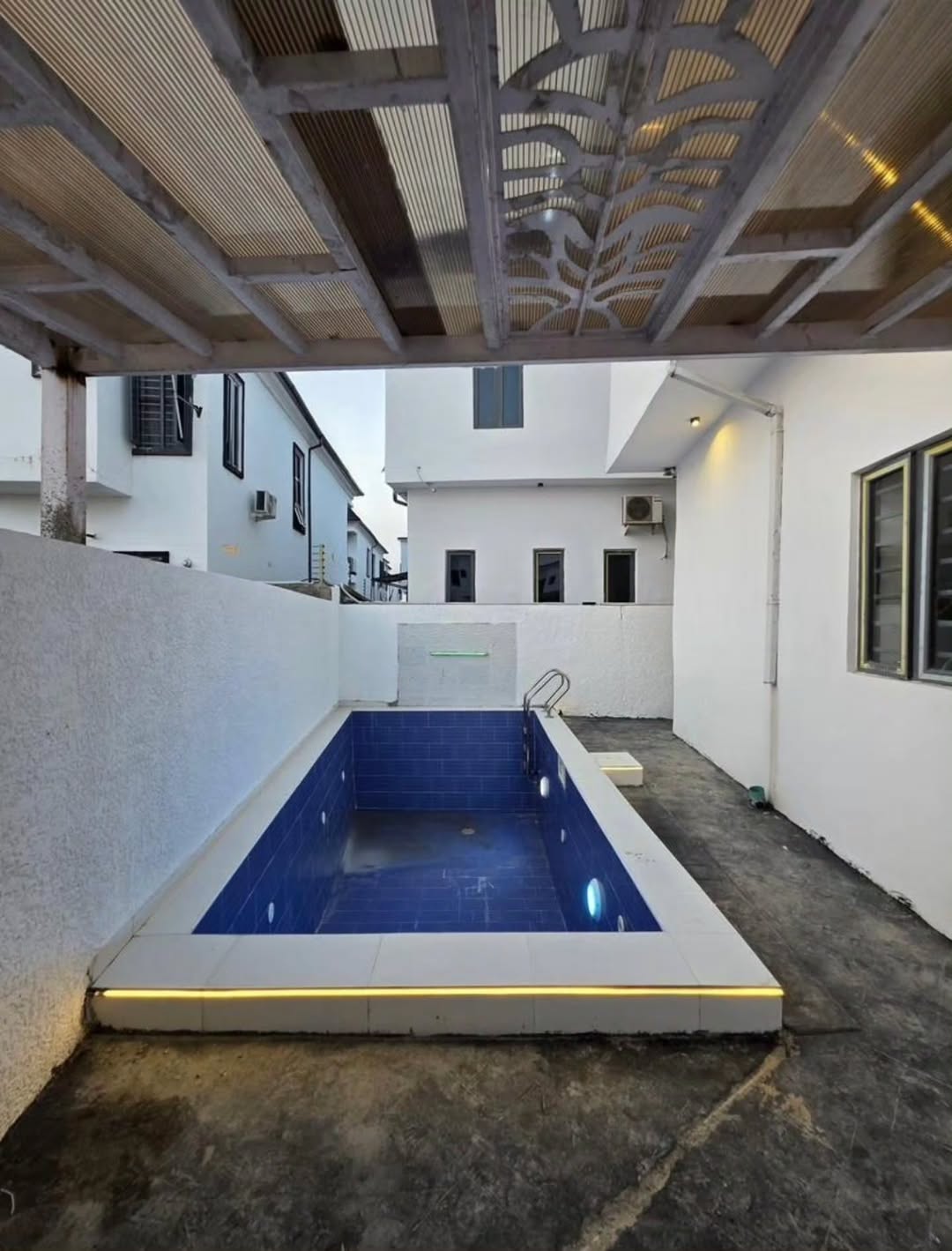 Spacious 5-Bed Duplex with Resort-Style Pool in Ikota