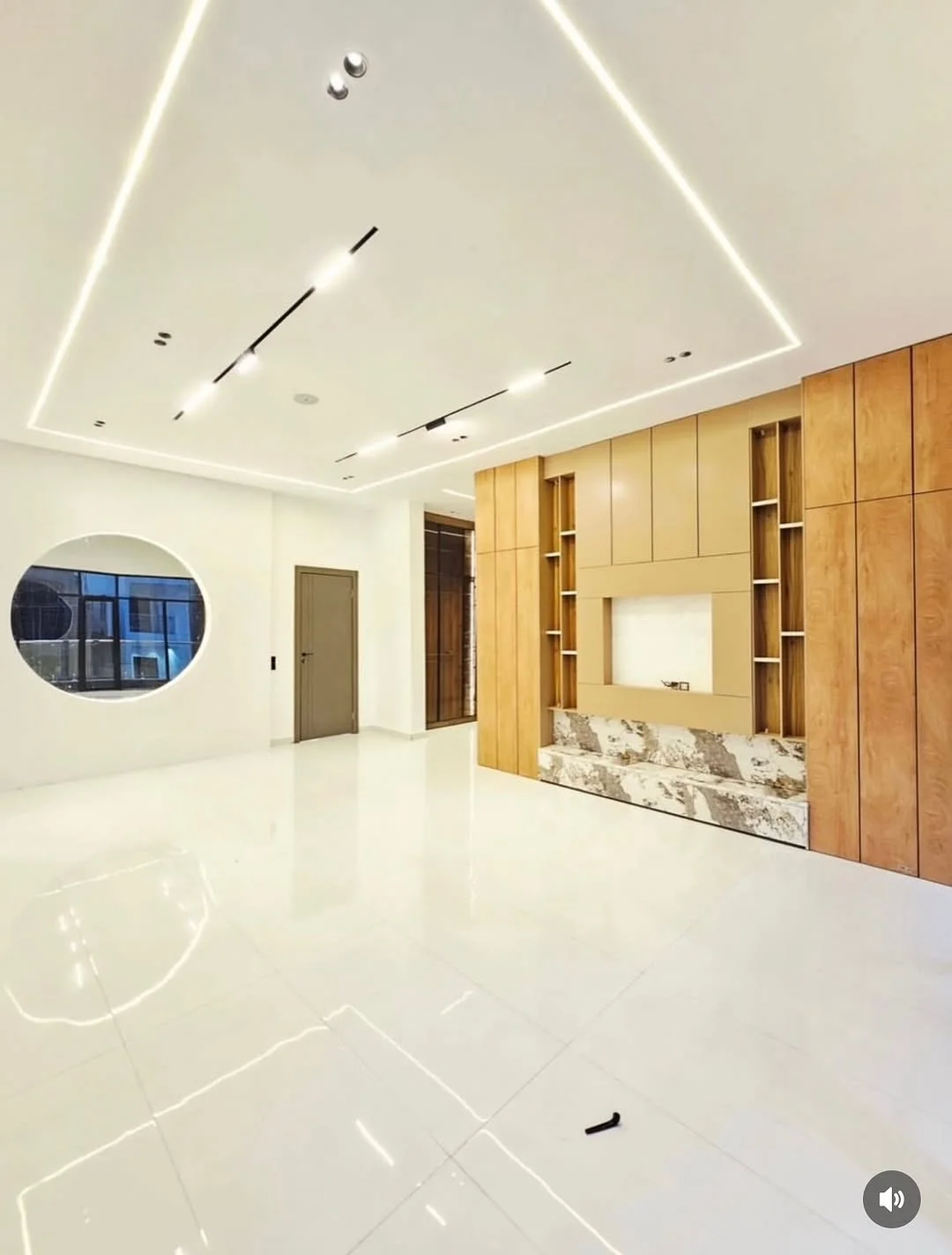 Opulent 5-Bedroom Duplex with Cinema & Rooftop in Lekki