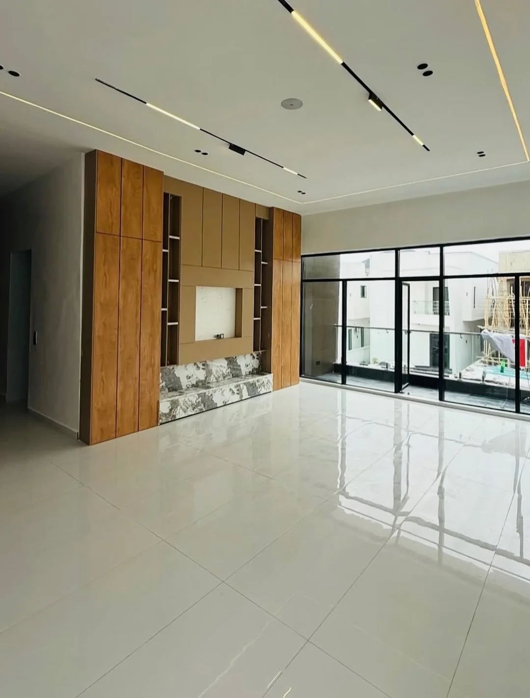 Opulent 5-Bedroom Duplex with Cinema & Rooftop in Lekki