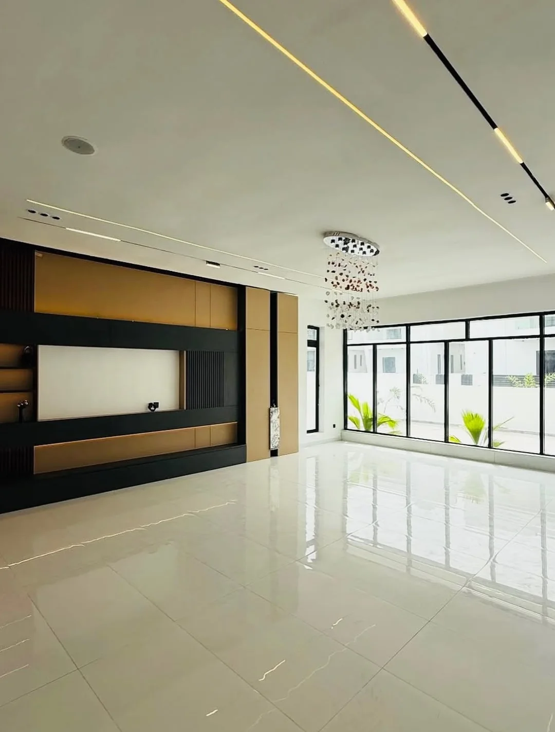 Opulent 5-Bedroom Duplex with Cinema & Rooftop in Lekki