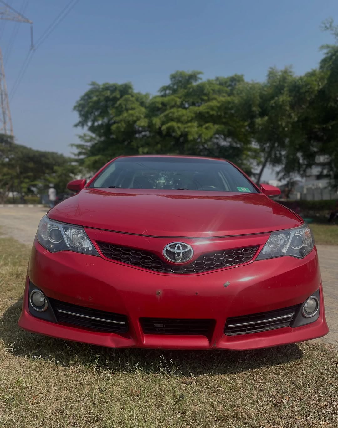 2013 Toyota Camry SE: Sunroof & Camera, Just 15M