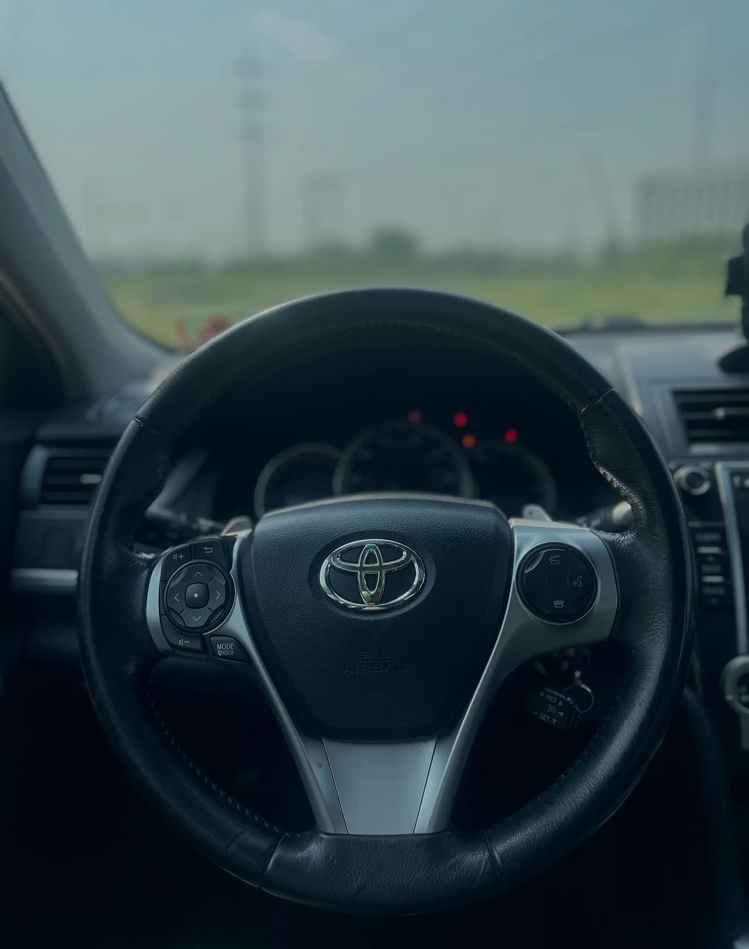 2013 Toyota Camry SE: Sunroof & Camera, Just 15M