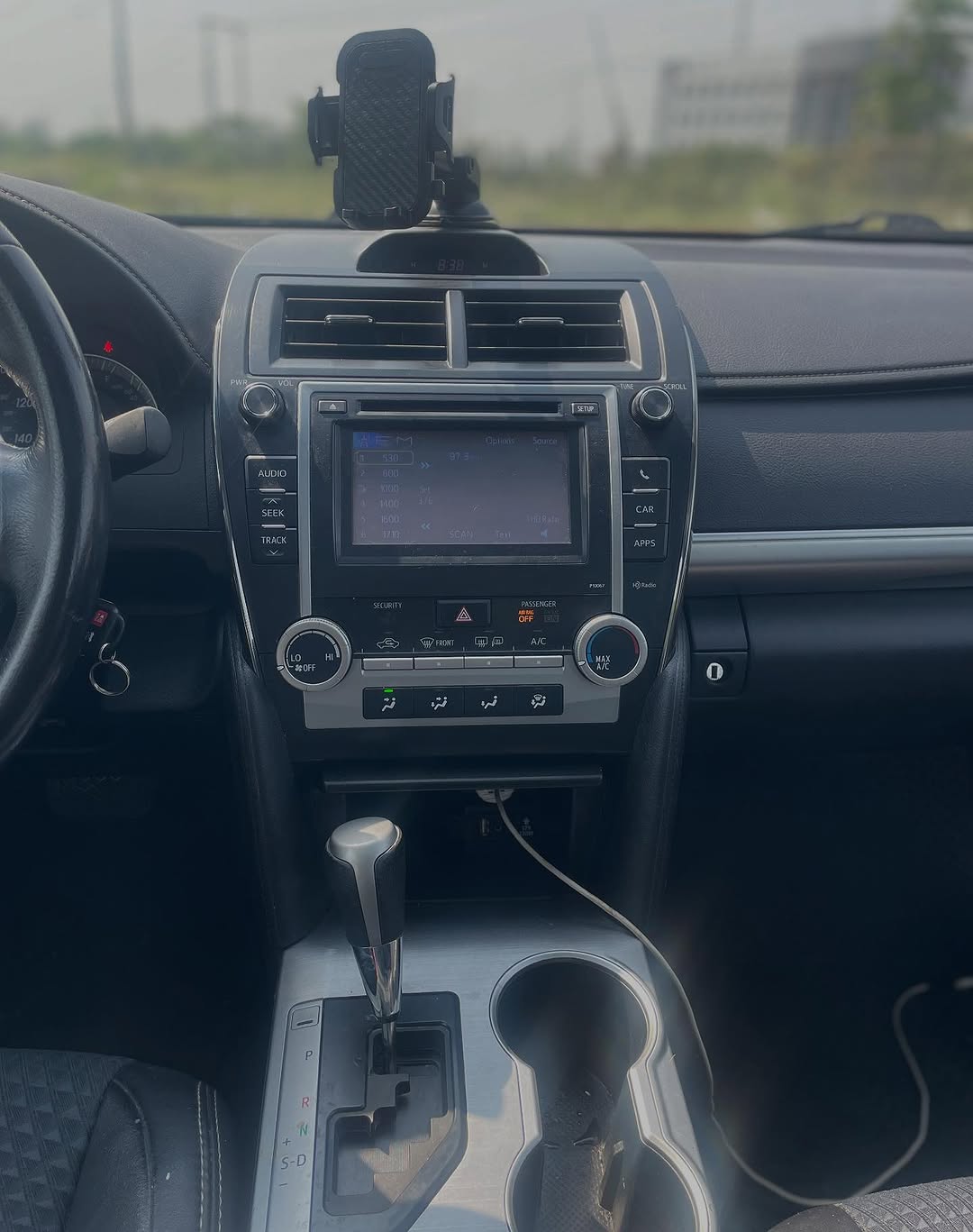 2013 Toyota Camry SE: Sunroof & Camera, Just 15M