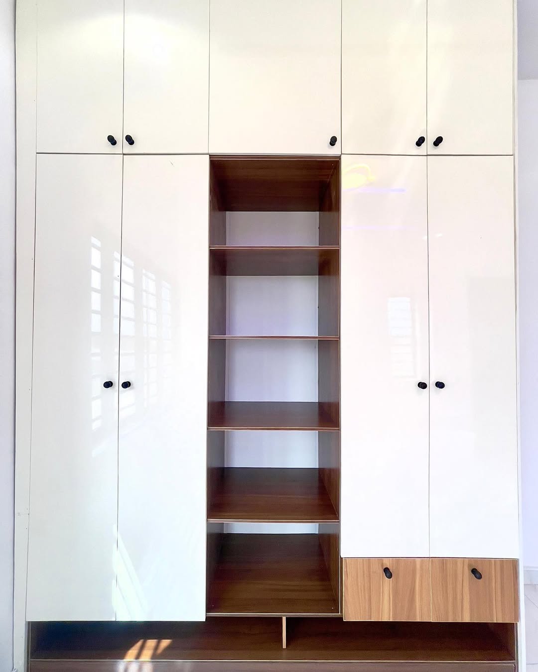 Ultimate Modern 2-Bed with 24/7 Power & Security in Agungi